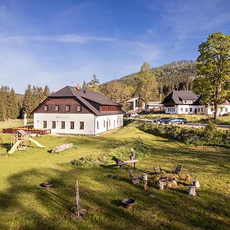Dvůr Lískový vrch Hotel Strazny Exterior foto